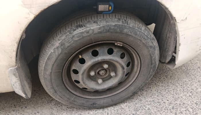 2015 Maruti Wagon R 1.0 LXI CNG, CNG, Manual, 77,972 km, tyre
