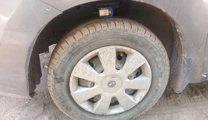 2013 Maruti Wagon R 1.0 LXI CNG, CNG, Manual, 71,743 km, tyre