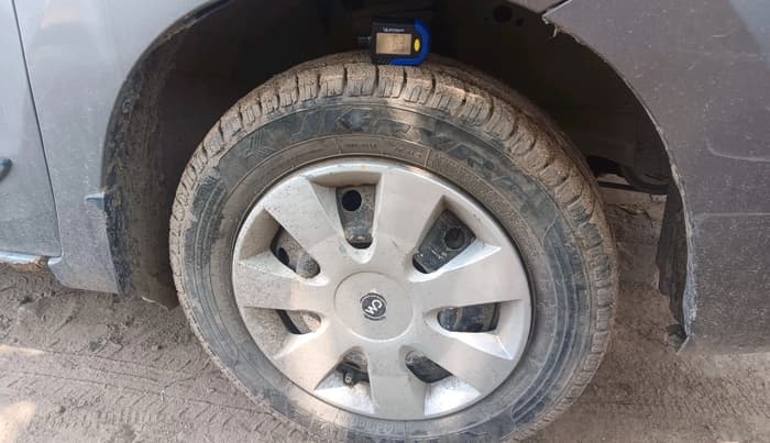 2013 Maruti Wagon R 1.0 LXI CNG, CNG, Manual, 71,743 km, tyre