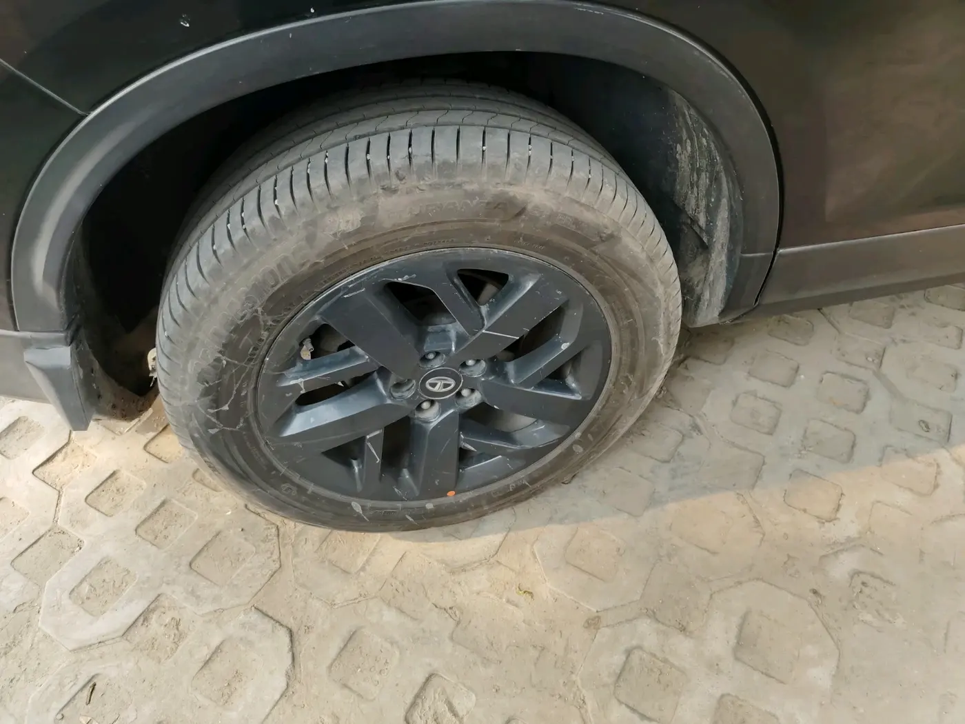 2022 Tata Safari XT PLUS, Diesel, Manual, 1,02,056 km, tyre
