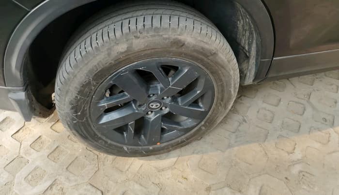 2022 Tata Safari XT PLUS, Diesel, Manual, 1,02,056 km, tyre