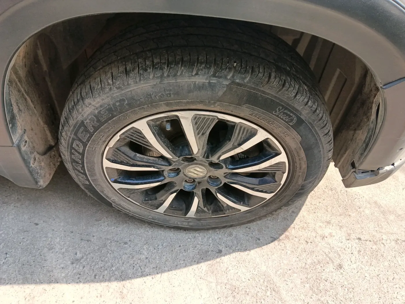 2022 Maruti Vitara Brezza VXI, Petrol, Manual, 42,819 km, tyre