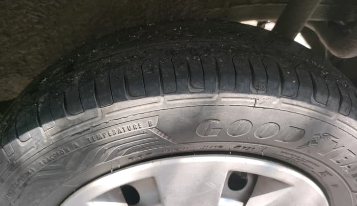 2015 Maruti Wagon R 1.0 LXI CNG, CNG, Manual, 94,596 km, tyre