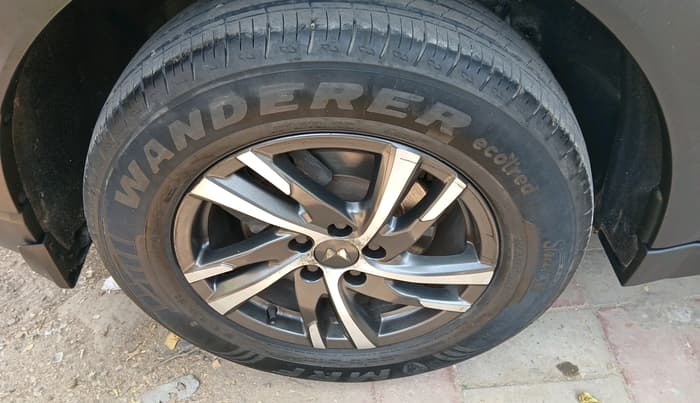 2022 Mahindra XUV700 AX 5 P MT 7 STR, Petrol, Manual, 38,616 km, tyre