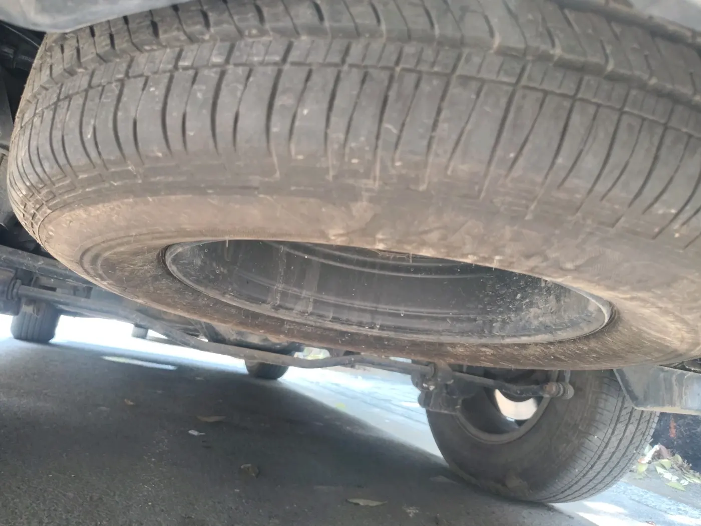 2022 Mahindra SCORPIO-N Z4 PETROL AT 7 STR, Petrol, Automatic, 33,135 km, tyre