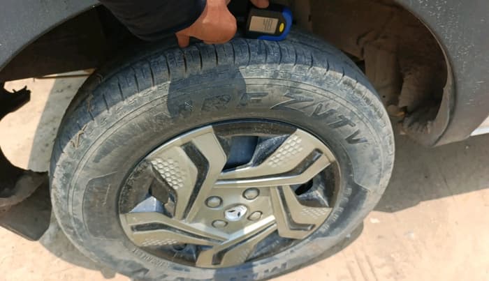 2019 Renault TRIBER RXE MT, Petrol, Manual, 35,588 km, tyre