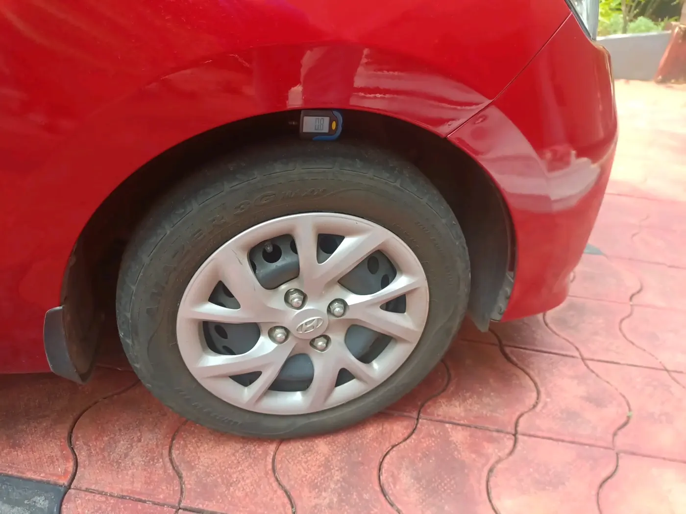 2017 Hyundai Grand i10 SPORTZ (O) 1.2 KAPPA VTVT, Petrol, Manual, 22,410 km, tyre