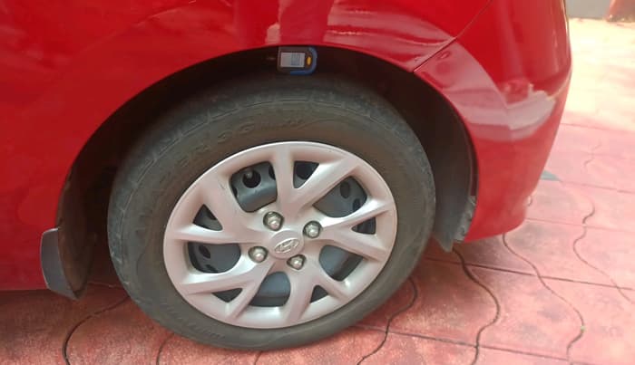 2017 Hyundai Grand i10 SPORTZ (O) 1.2 KAPPA VTVT, Petrol, Manual, 22,410 km, tyre