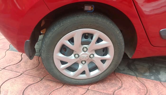 2017 Hyundai Grand i10 SPORTZ (O) 1.2 KAPPA VTVT, Petrol, Manual, 22,410 km, tyre