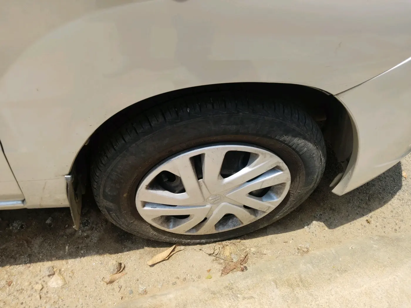 2009 Maruti Zen Estilo VXI, Petrol, Manual, 1,22,460 km, tyre