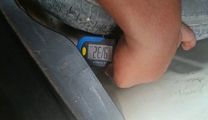 2012 Maruti Swift Dzire LXI, Petrol, Manual, 93,183 km, tyre