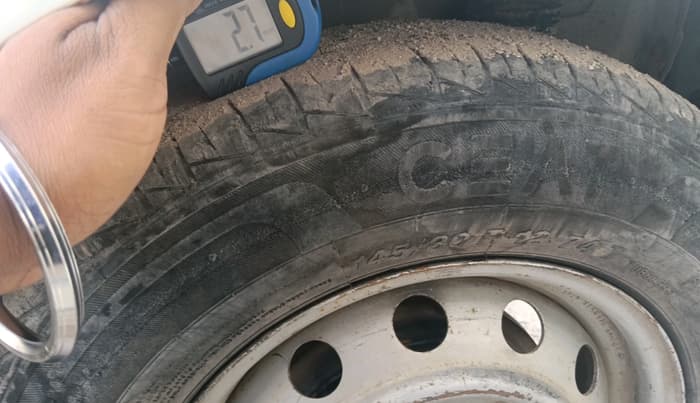 2014 Hyundai Eon ERA +, Petrol, Manual, 69,820 km, tyre