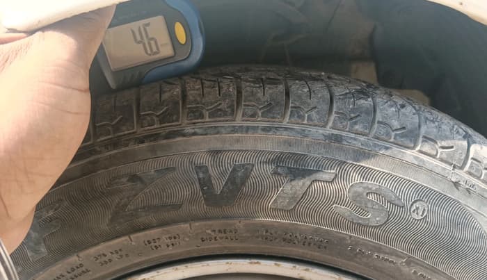 2014 Hyundai Eon ERA +, Petrol, Manual, 69,820 km, tyre