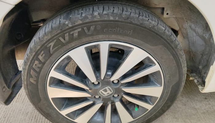 2024 Honda City 1.5L I-VTEC V, Petrol, Manual, 11,746 km, tyre
