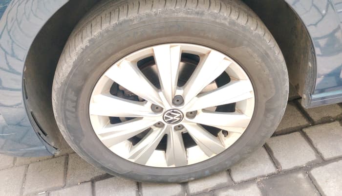 2024 Volkswagen VIRTUS HIGHLINE TSI 1.0 MT, Petrol, Manual, 24,000 km, tyre
