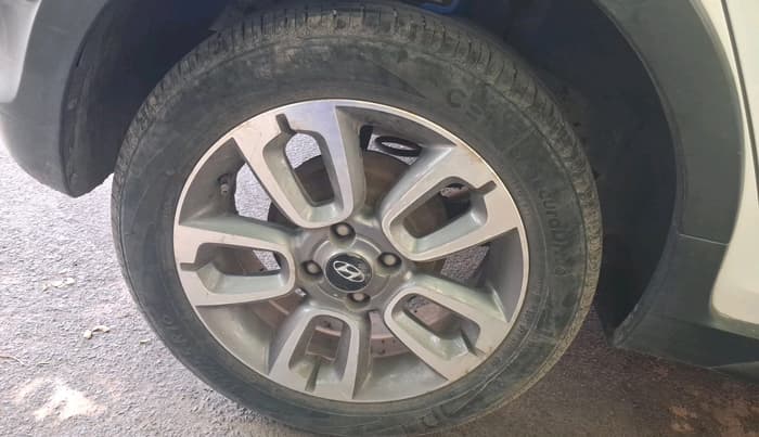 2016 Hyundai i20 Active 1.4 SX, Diesel, Manual, 1,65,900 km, tyre