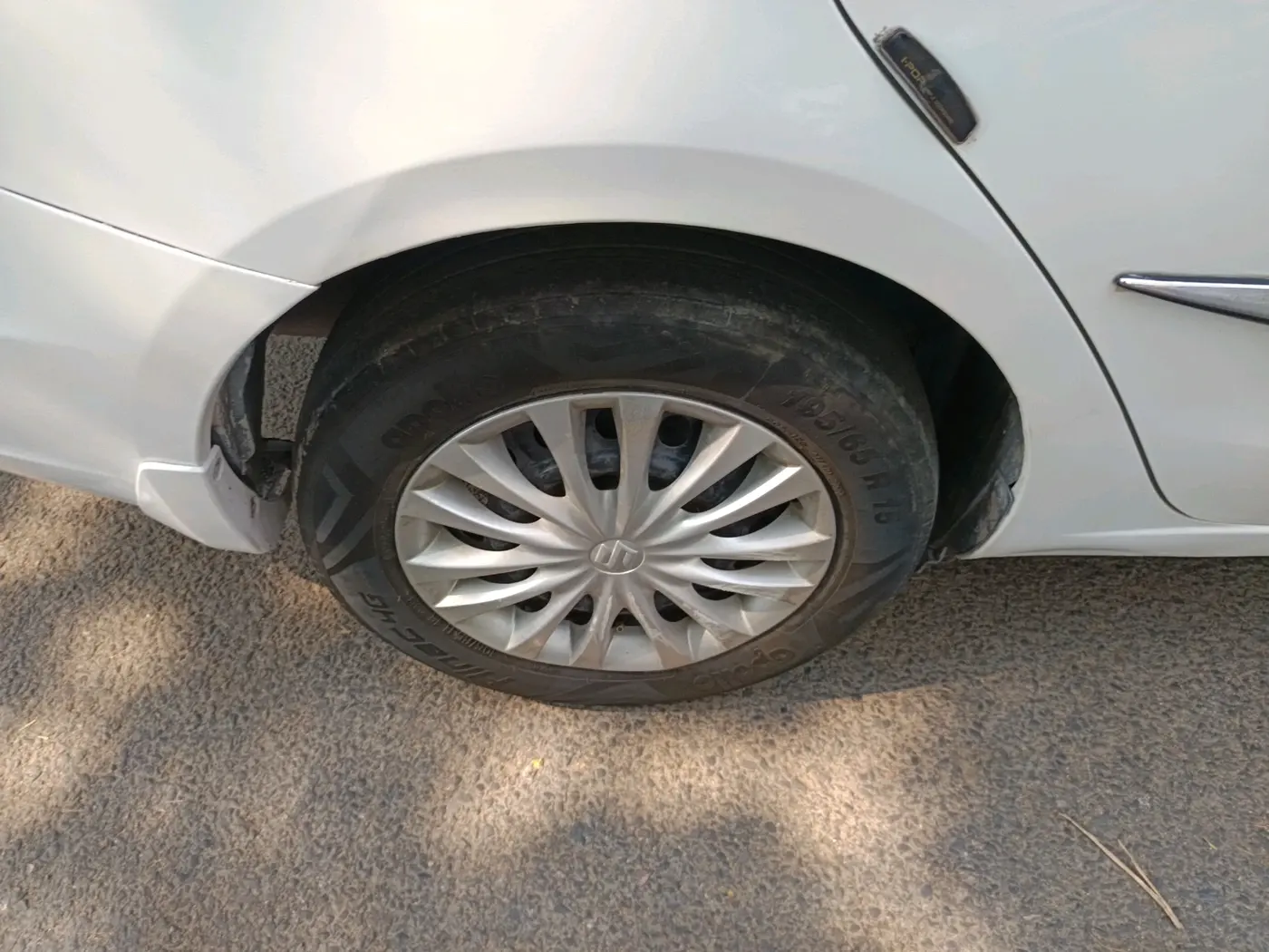 2020 Maruti Ciaz SIGMA 1.5 SHVS MT  PETROL, Petrol, Manual, 60,527 km, tyre