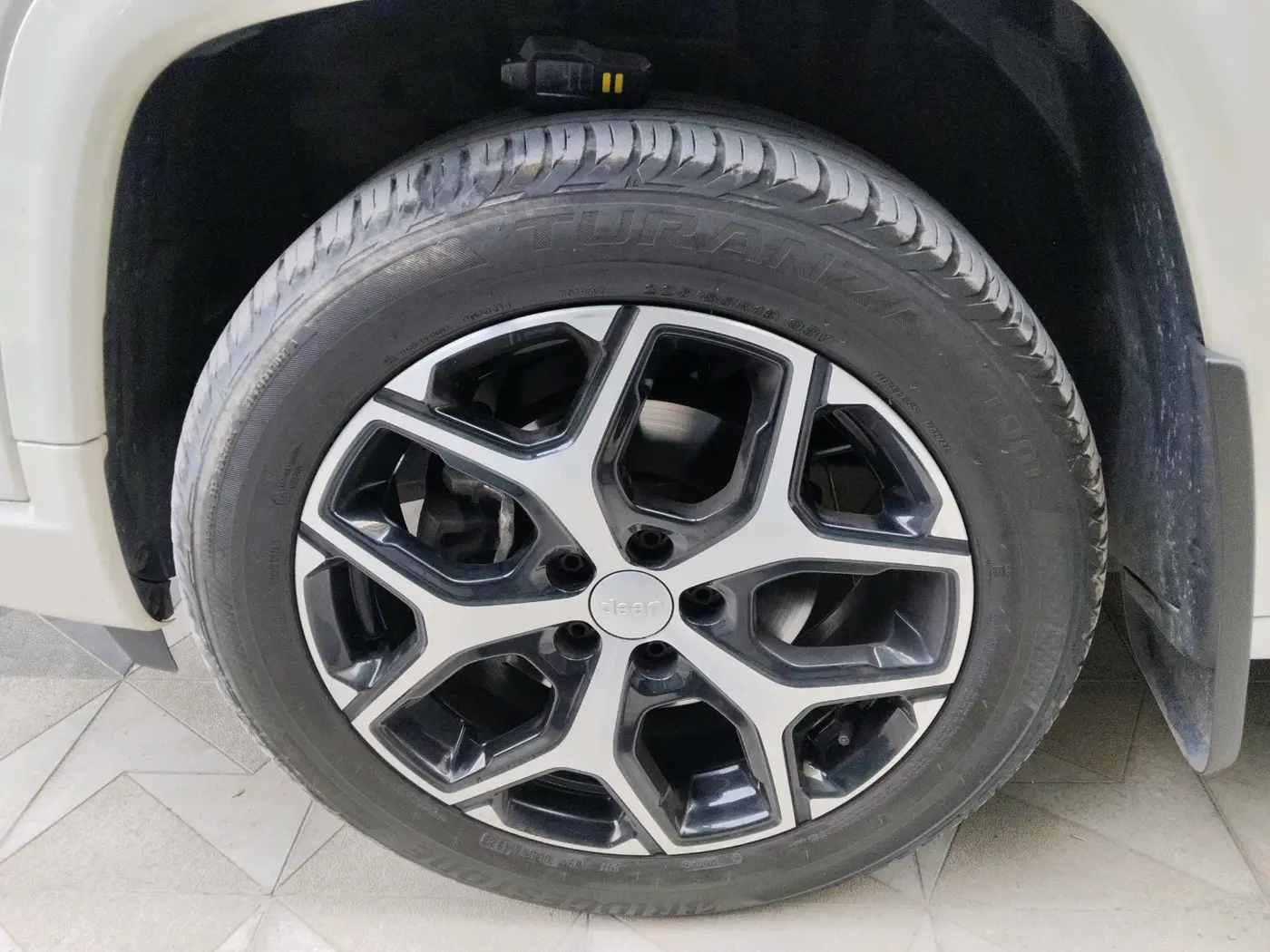 2024 Jeep Compass Model S (O) 2.0 Diesel AT, Diesel, Automatic, 27,265 km, tyre
