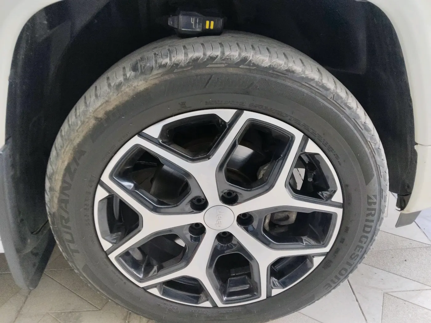 2024 Jeep Compass Model S (O) 2.0 Diesel AT, Diesel, Automatic, 27,265 km, tyre