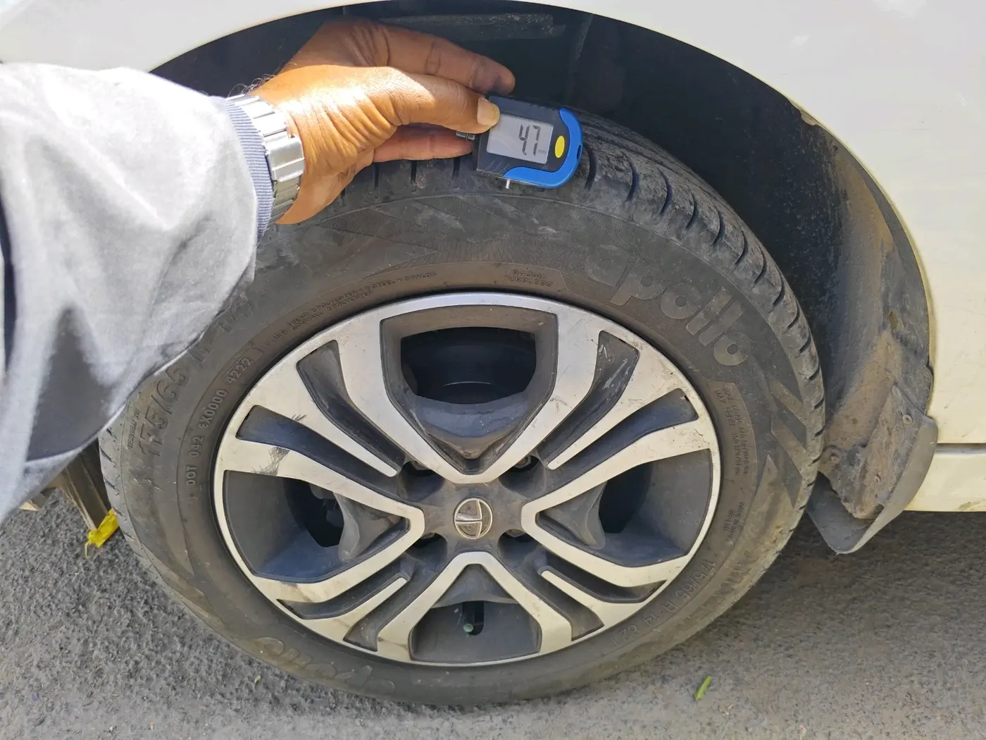 2023 Tata TIGOR XZ PLUS CNG, CNG, Manual, 39,205 km, tyre