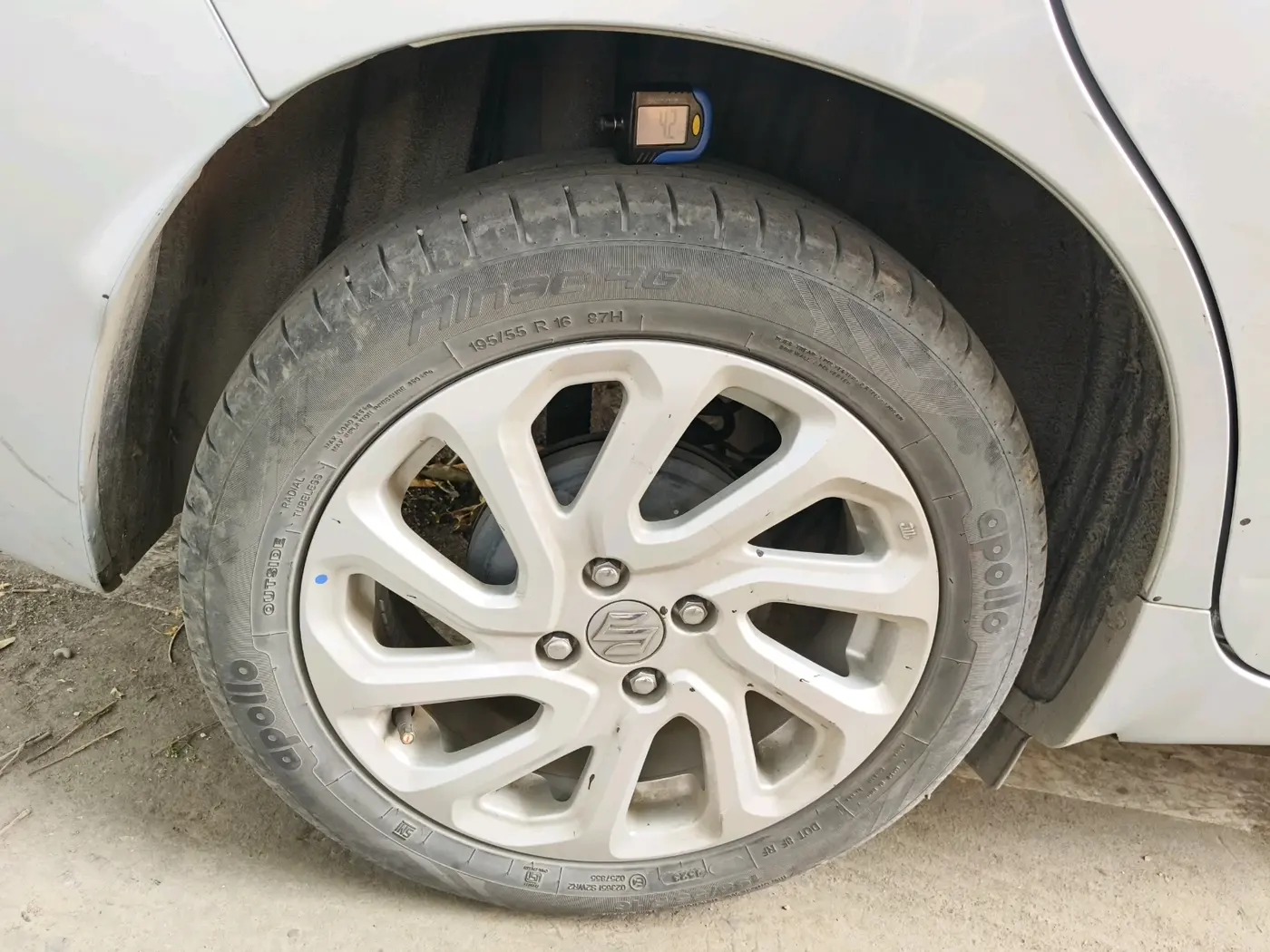 2023 Maruti Baleno  ZETA CNG 1.2L, CNG, Manual, 82,253 km, tyre