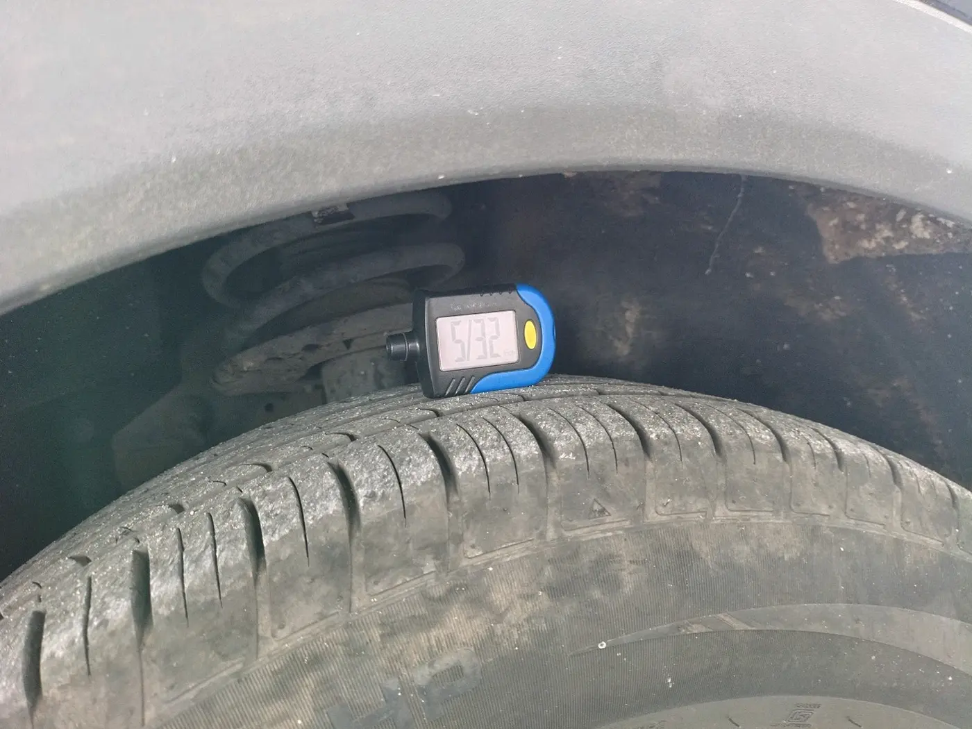 2022 Mahindra XUV700 AX 7 P AT 7 STR, Petrol, Automatic, 14,442 km, tyre
