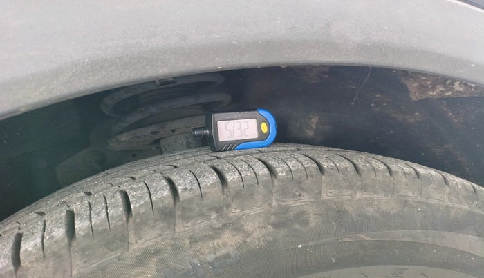 2022 Mahindra XUV700 AX 7 P AT 7 STR, Petrol, Automatic, 14,442 km, tyre