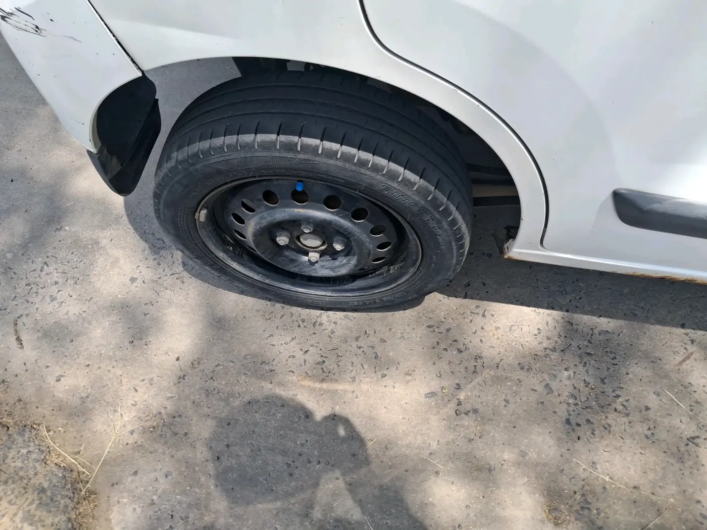 2013 Maruti Wagon R 1.0 VXI, CNG, Manual, 1,31,603 km, tyre
