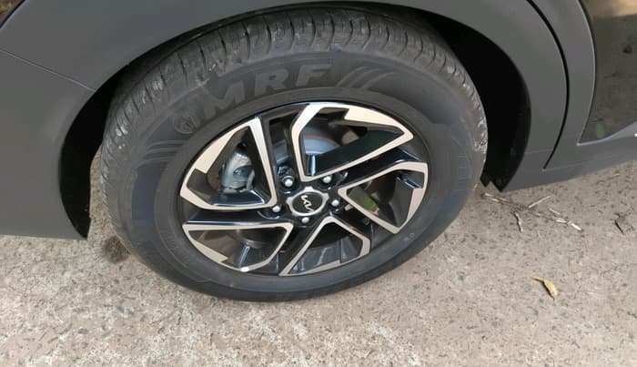 2023 KIA CARENS LUXURY PLUS 1.5 DIESEL 7 STR, Diesel, Manual, 11,117 km, tyre