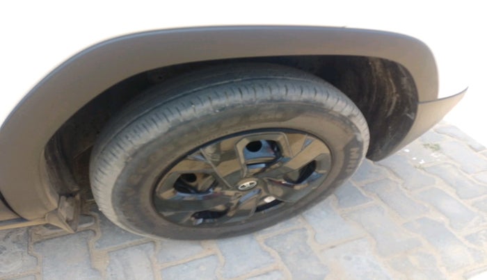 2025 Tata PUNCH Adventure Plus (S) iCNG, CNG, Manual, 11,084 km, tyre
