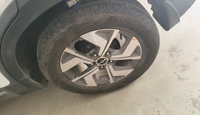 2023 KIA SONET HTX 1.5 AT, Diesel, Automatic, 26,168 km, tyre