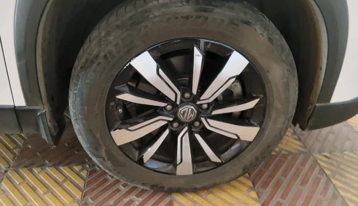 2019 MG HECTOR SHARP 2.0 DIESEL, Diesel, Manual, 1,16,636 km, tyre