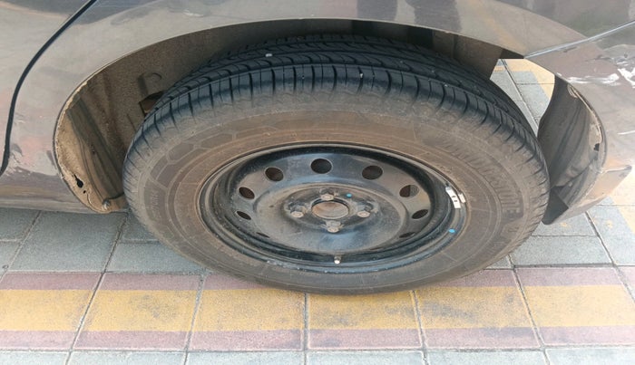 2015 Maruti Swift VDI, Diesel, Manual, 1,61,415 km, tyre