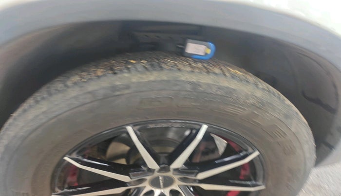 2021 Tata Harrier XM 2.0L KRYOTEC, Diesel, Manual, 1,11,030 km, tyre