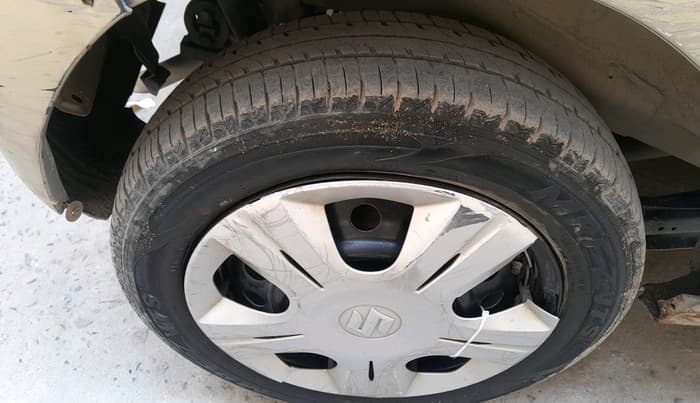 2013 Maruti Wagon R 1.0 VXI, Petrol, Manual, 83,417 km, tyre