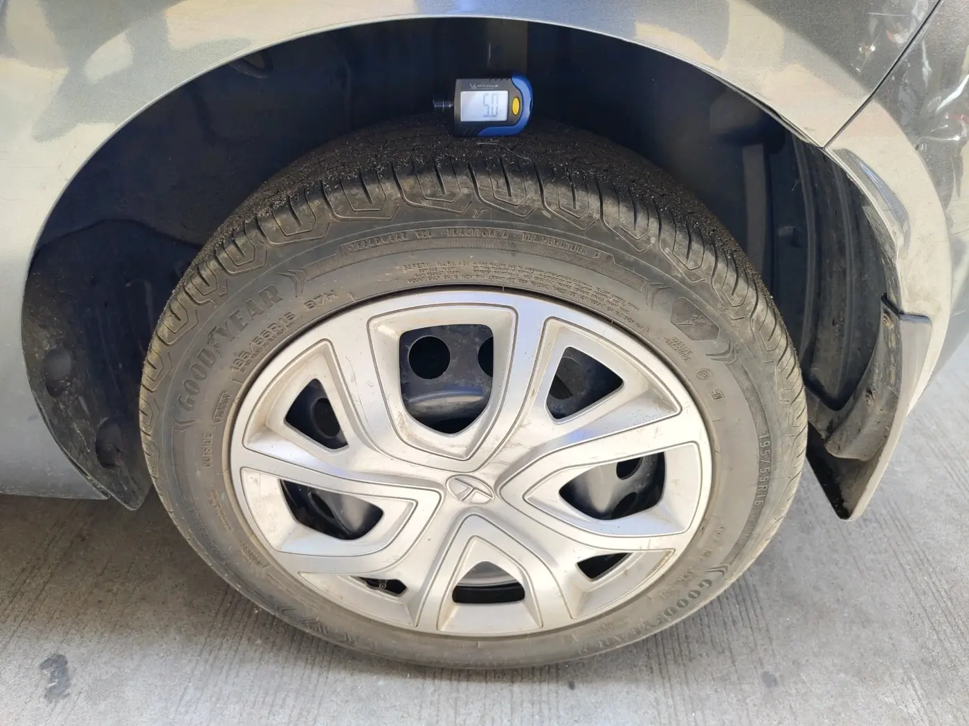2021 Tata ALTROZ XM PLUS PETROL, Petrol, Manual, 34,709 km, tyre