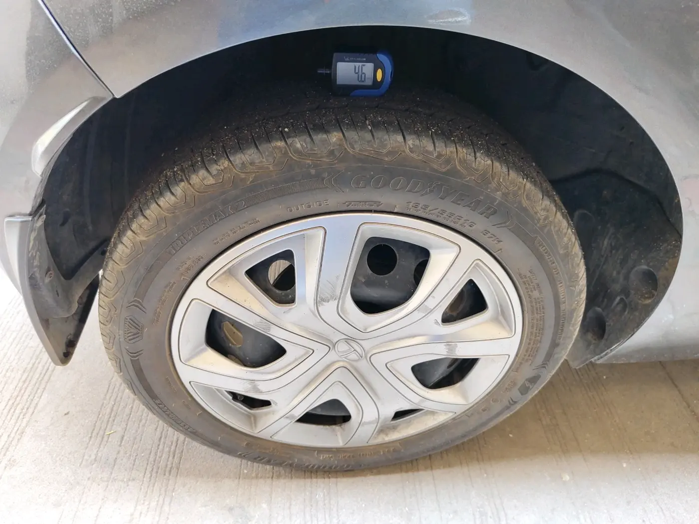 2021 Tata ALTROZ XM PLUS PETROL, Petrol, Manual, 34,709 km, tyre