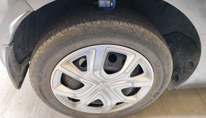 2021 Tata ALTROZ XM PLUS PETROL, Petrol, Manual, 34,709 km, tyre