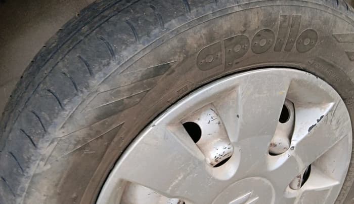 2014 Maruti Wagon R 1.0 LXI, CNG, Manual, 1,14,197 km, tyre