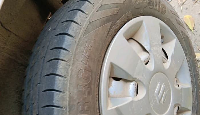 2014 Maruti Wagon R 1.0 LXI, CNG, Manual, 1,14,197 km, tyre