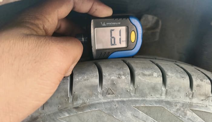2011 Hyundai Accent GLE, CNG, Manual, 1,55,752 km, tyre