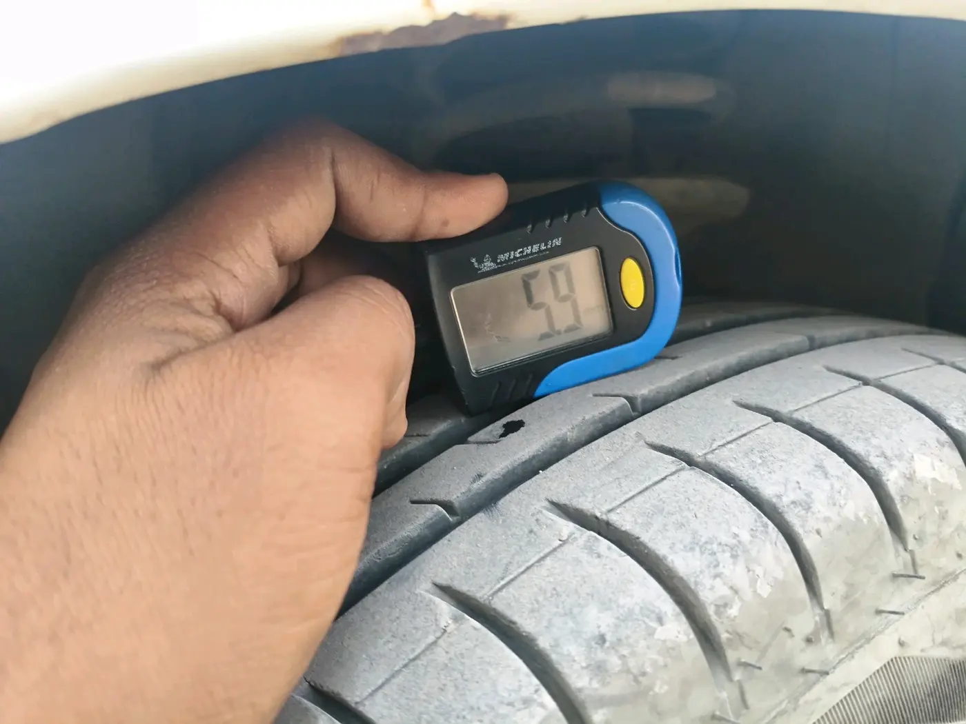 2011 Hyundai Accent GLE, CNG, Manual, 1,55,752 km, tyre