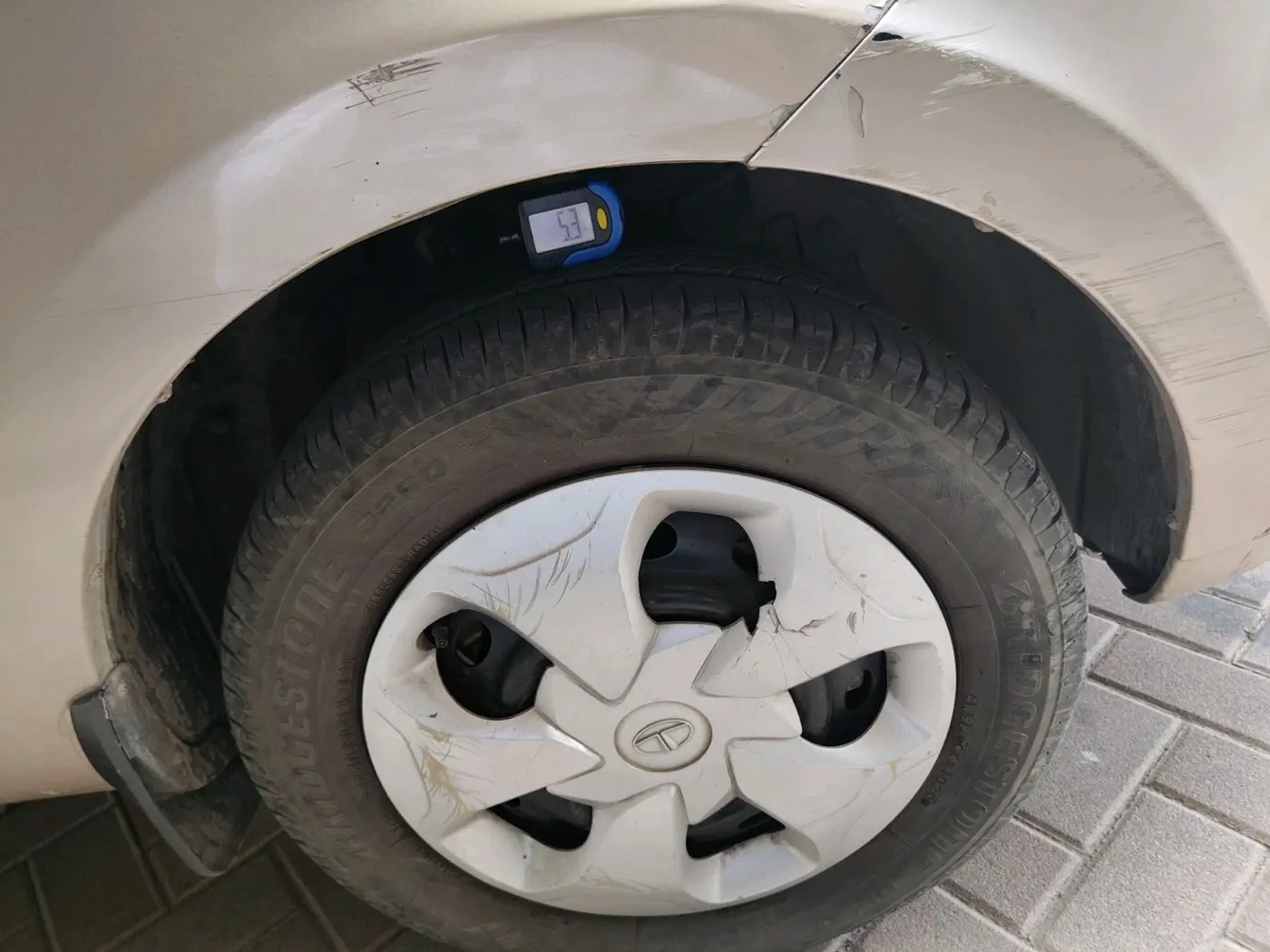 2015 Tata Bolt XM REVOTRON, Petrol, Manual, 83,723 km, tyre