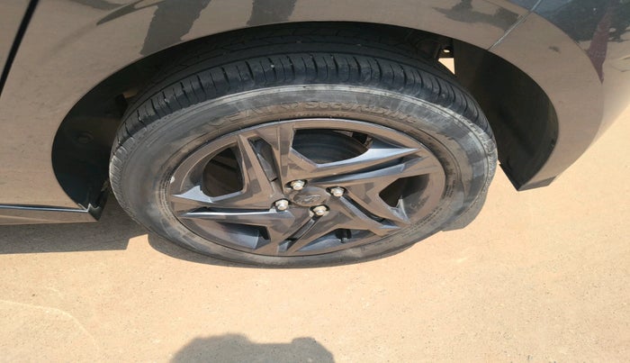 2022 Hyundai NEW I20 SPORTZ 1.2 MT, Petrol, Manual, 30,900 km, tyre