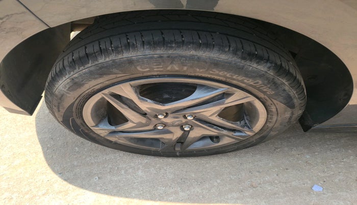 2022 Hyundai NEW I20 SPORTZ 1.2 MT, Petrol, Manual, 30,900 km, tyre