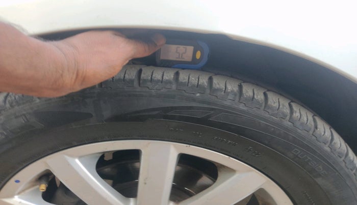 2011 Maruti SX4 ZDI, Diesel, Manual, 1,70,838 km, tyre