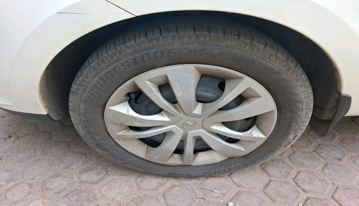 2017 Tata Zest XMS PETROL, Petrol, Manual, 38,773 km, tyre