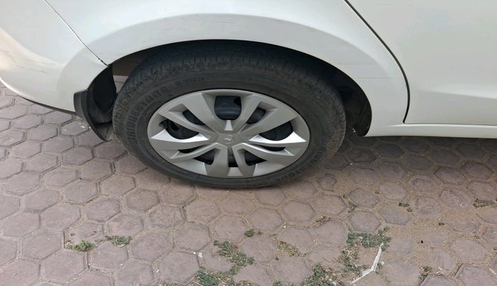 2017 Tata Zest XMS PETROL, Petrol, Manual, 38,773 km, tyre
