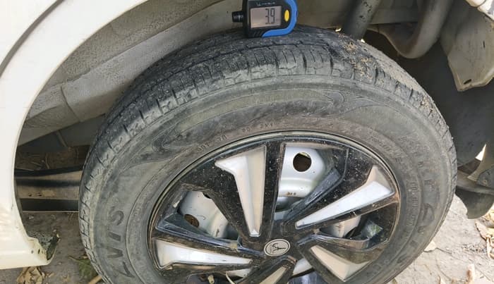 2015 Maruti Wagon R 1.0 LXI, CNG, Manual, 1,07,240 km, tyre