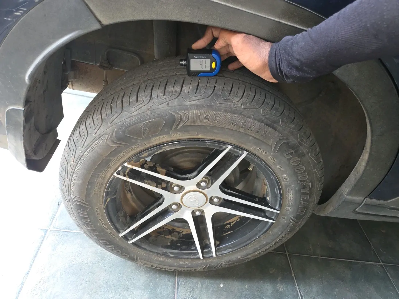 2020 Hyundai VENUE S 1.2, Petrol, Manual, 82,522 km, tyre